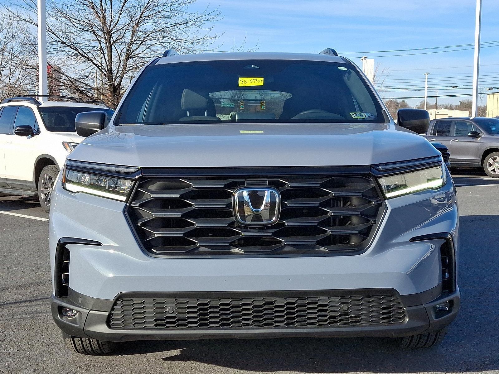 2025 Honda Pilot Vehicle Photo in Harrisburg, PA 17111