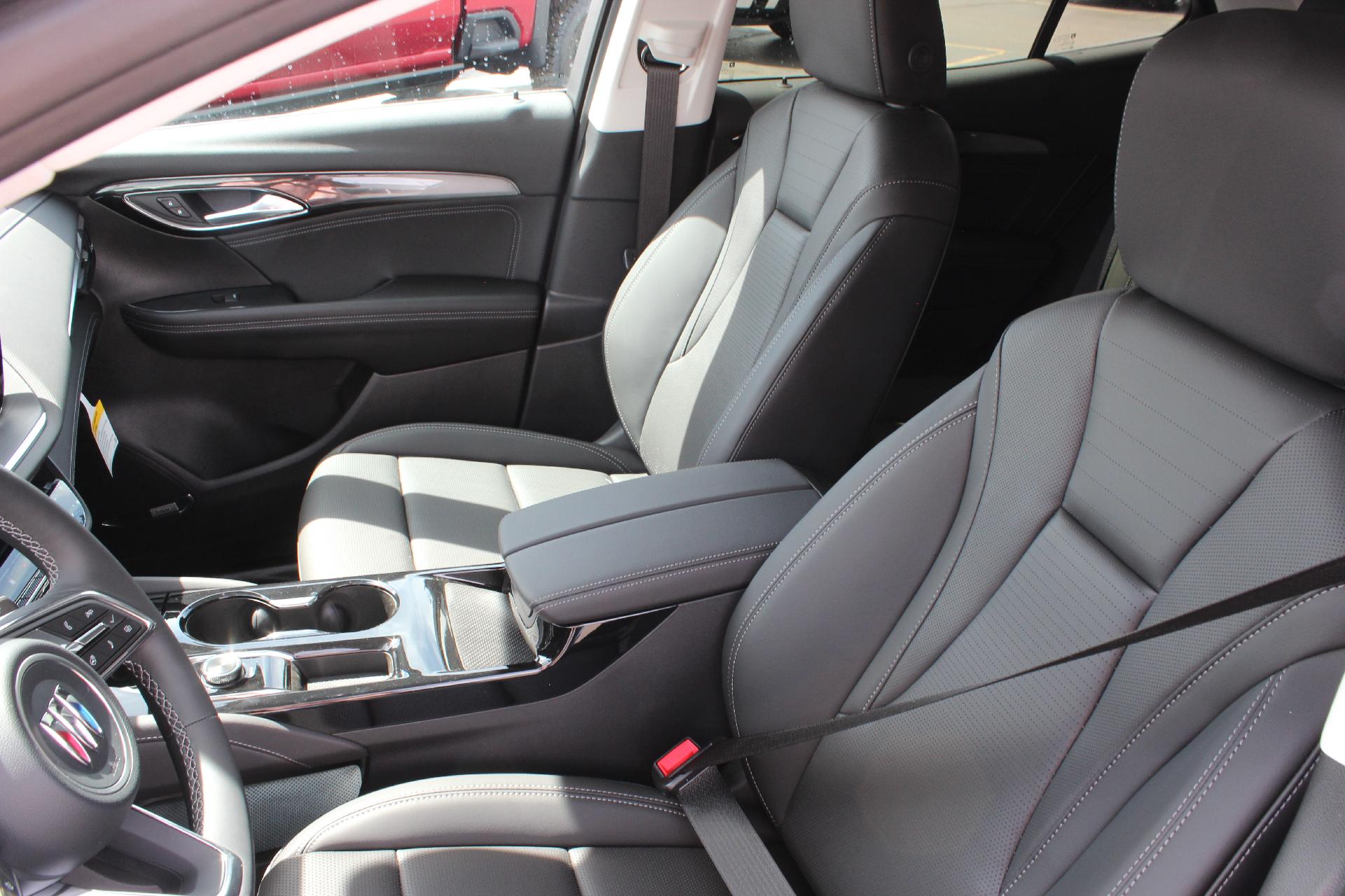 2025 Buick Envision Vehicle Photo in AURORA, CO 80012-4011