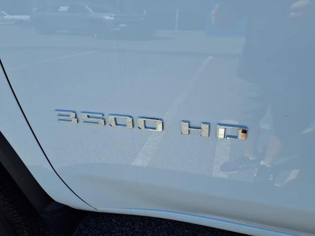 2025 Chevrolet Silverado 3500 HD Chassis Cab Vehicle Photo in EMPORIA, VA 23847-1235