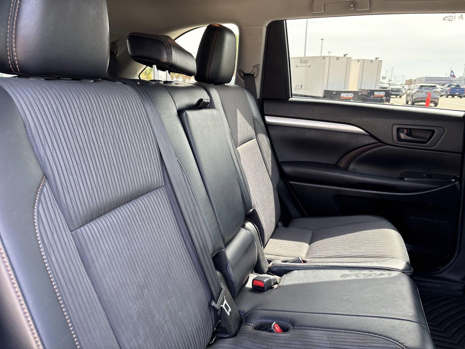 2017 Toyota Highlander Vehicle Photo in Corpus Christi, TX 78415