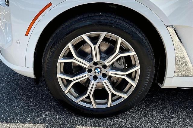 2024 BMW X7 xDrive40i Vehicle Photo in San Antonio, TX 78230