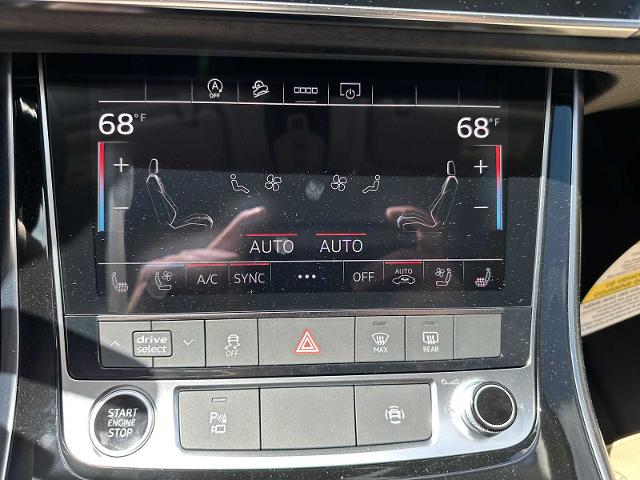 2025 Audi Q7 Vehicle Photo in HOUSTON, TX 77090