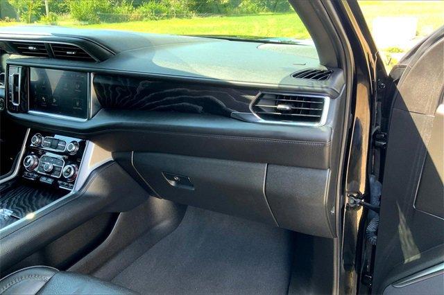 2024 GMC Yukon XL Vehicle Photo in TOPEKA, KS 66609-0000