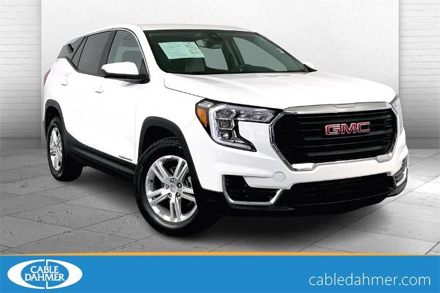 2024 GMC Terrain Vehicle Photo in Lees Summit, MO 64086