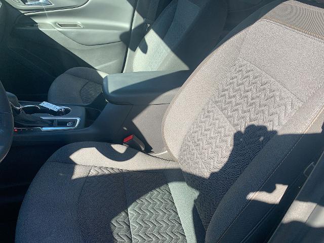 2022 Chevrolet Equinox Vehicle Photo in MOON TOWNSHIP, PA 15108-2571