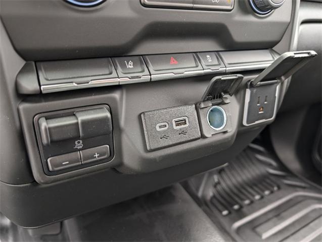 2024 Chevrolet Silverado 2500 HD Vehicle Photo in ENGLEWOOD, CO 80113-6708