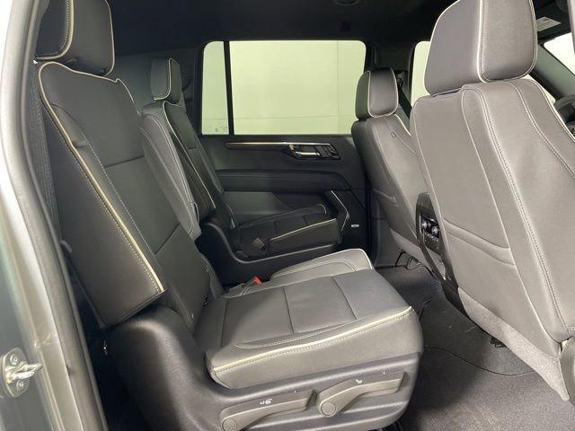 2025 Chevrolet Suburban Vehicle Photo in PHOENIX, AZ 85014-3381