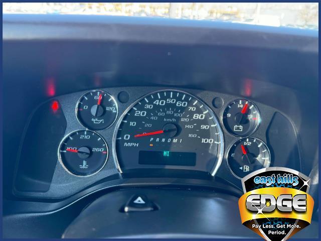 2022 GMC Savana Cargo Van Vehicle Photo in Roslyn, NY 11576