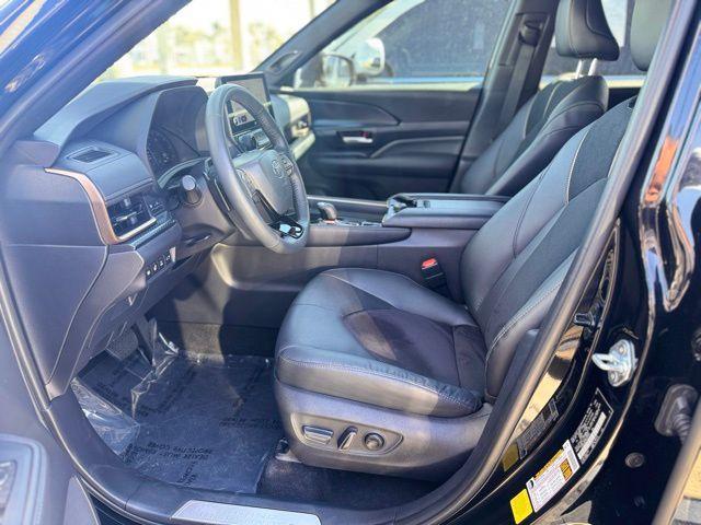 2024 Toyota Grand Highlander Vehicle Photo in DELRAY BEACH, FL 33483-3294