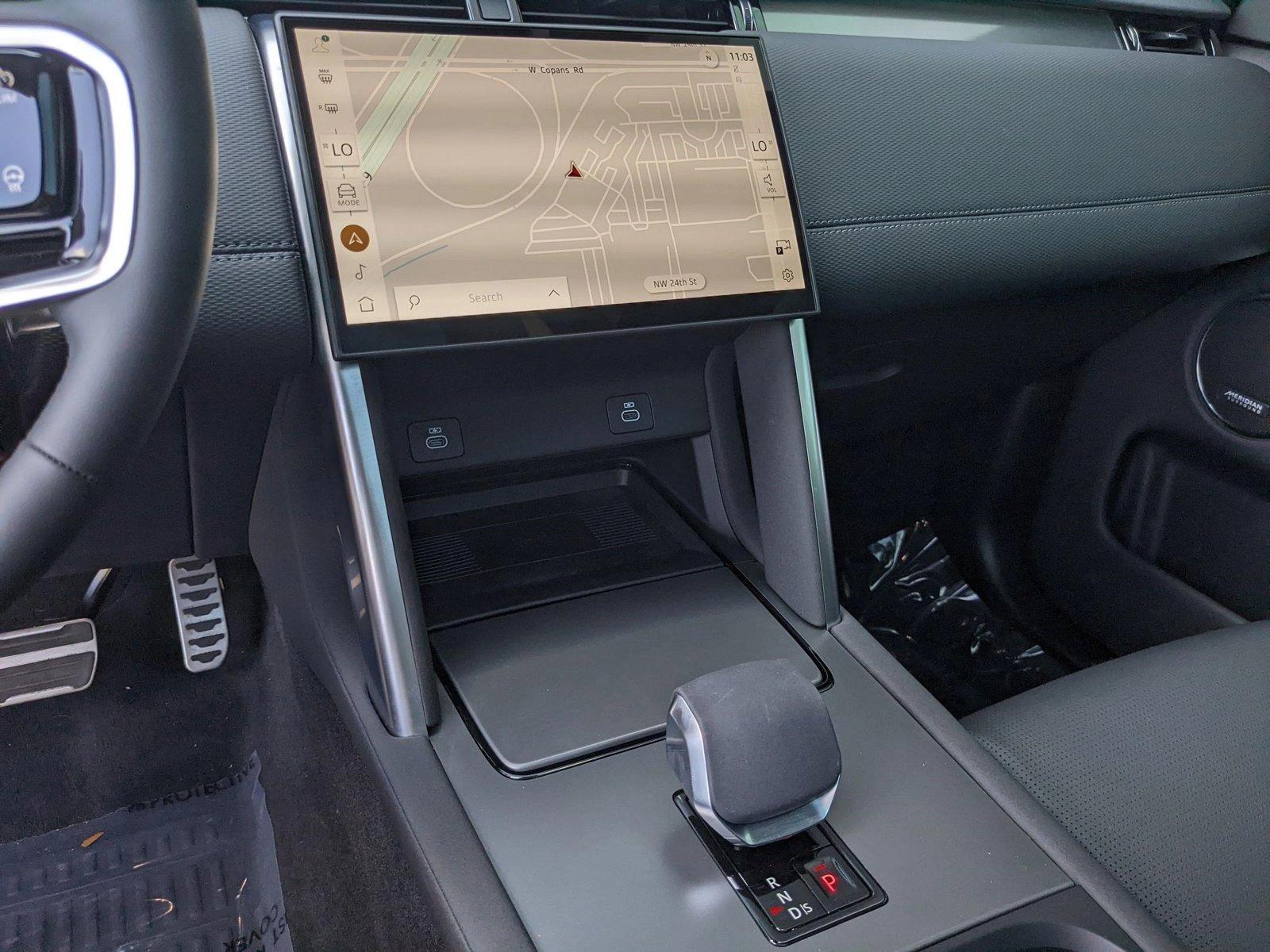 2025 Land Rover Discovery Sport Vehicle Photo in Pompano Beach, FL 33064
