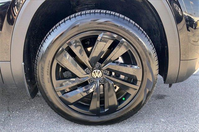 2022 Volkswagen Atlas Vehicle Photo in INDEPENDENCE, MO 64055-1377