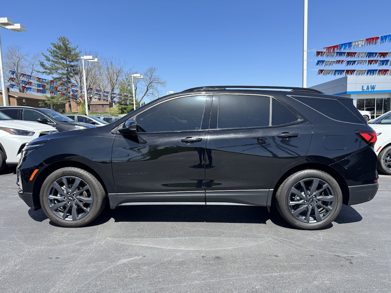 2024 Chevrolet Equinox Vehicle Photo in BOONVILLE, IN 47601-9633