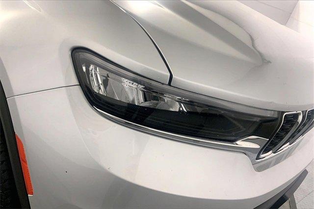 2023 Jeep Grand Cherokee L Vehicle Photo in KANSAS CITY, MO 64114-4502