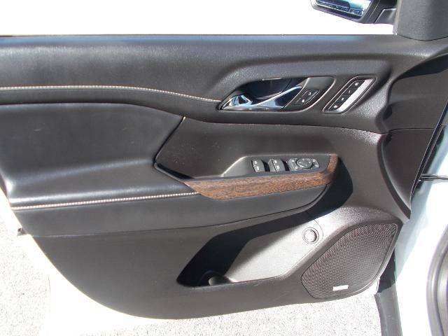 2023 GMC Acadia Vehicle Photo in LOWELL, MA 01852-4336
