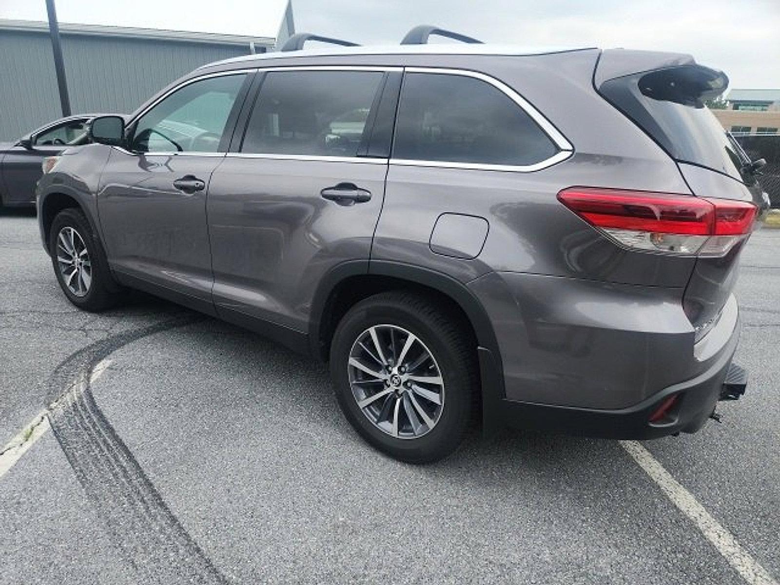 2019 Toyota Highlander Vehicle Photo in Harrisburg, PA 17111