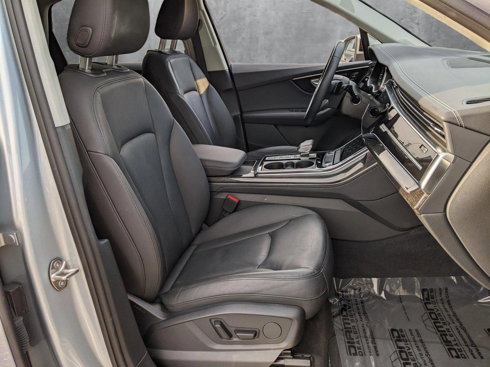 2024 Audi Q7 Vehicle Photo in TIMONIUM, MD 21093-2300