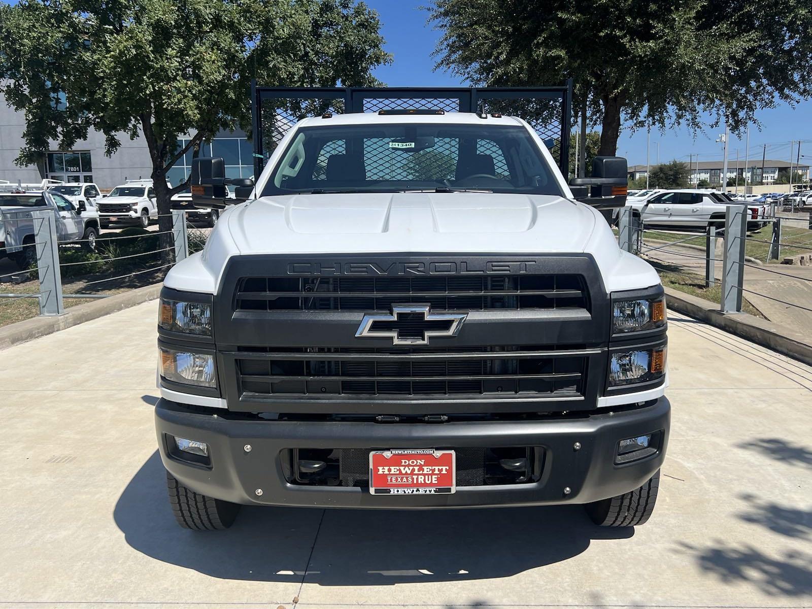 2024 Chevrolet Silverado 6500 HD Vehicle Photo in GEORGETOWN, TX 78626-7508