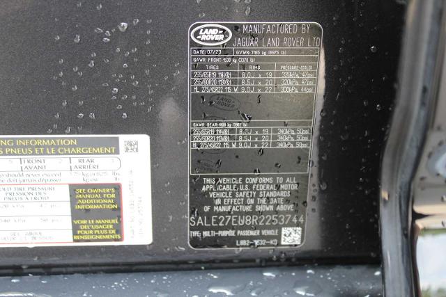 2024 Defender Vehicle Photo in HOUSTON, TX 77090