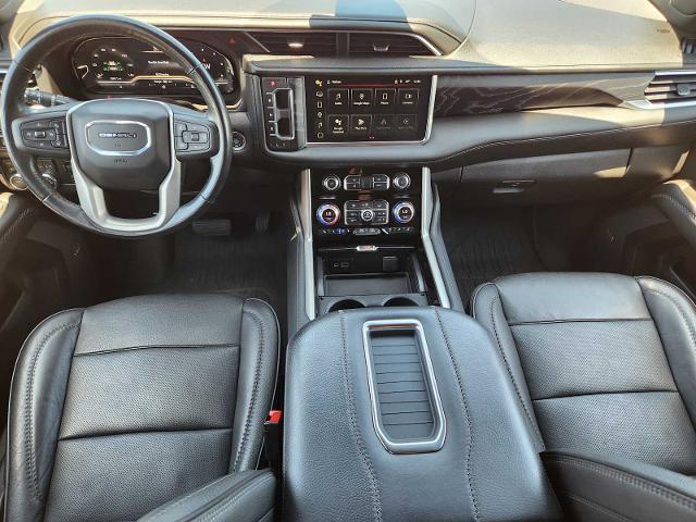 2022 GMC Yukon XL Vehicle Photo in DENTON, TX 76210-9321