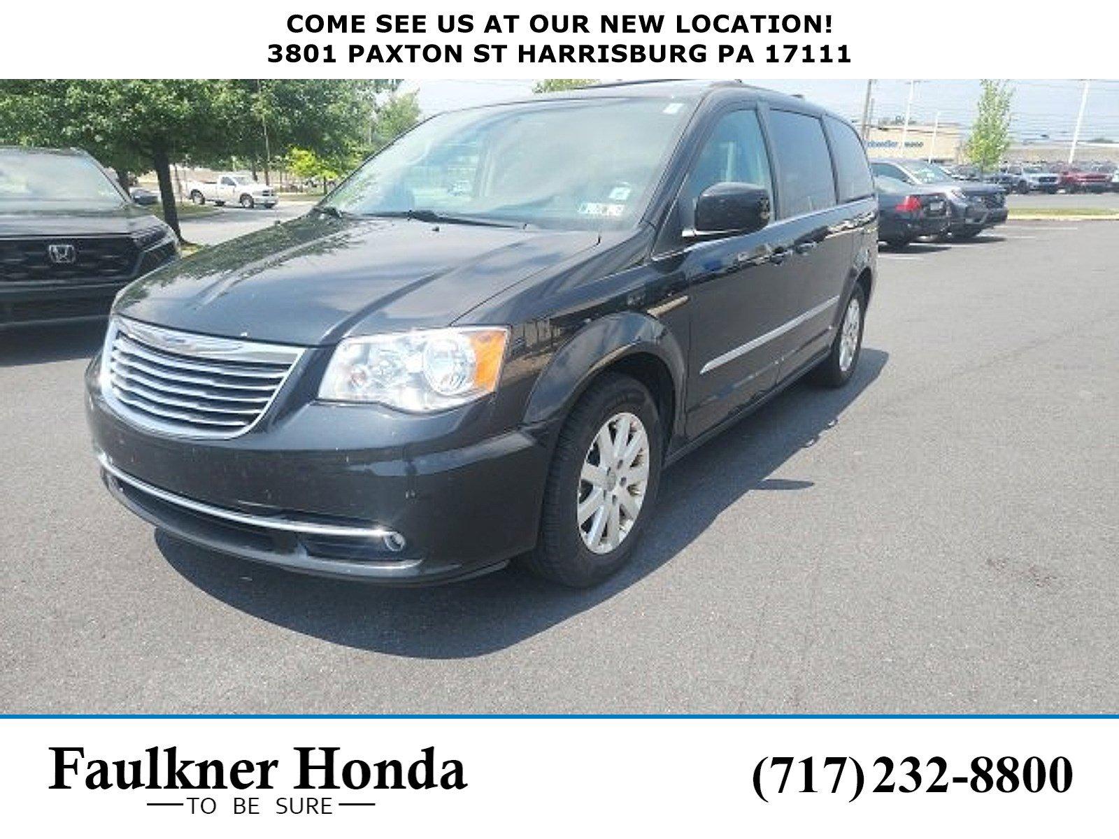 2016 Chrysler Town & Country Vehicle Photo in Harrisburg, PA 17111
