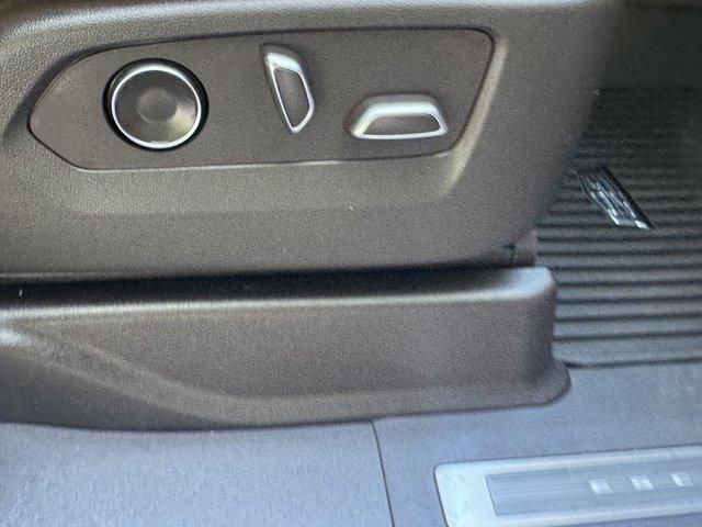 2021 Cadillac Escalade Vehicle Photo in LEOMINSTER, MA 01453-2952