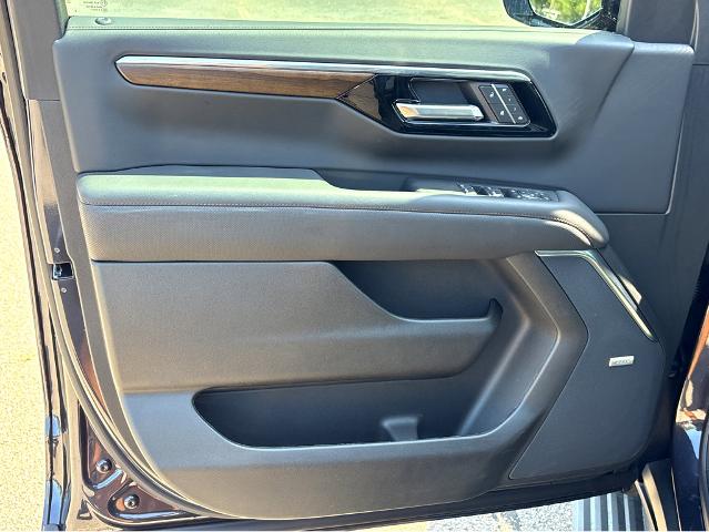 2025 Chevrolet Suburban Vehicle Photo in BEAUFORT, SC 29906-4218