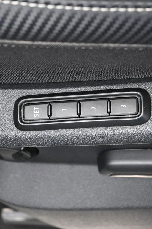 2021 Volkswagen Atlas Cross Sport Vehicle Photo in Marion, IA 52302