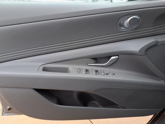 2025 Hyundai ELANTRA Vehicle Photo in Peoria, IL 61615