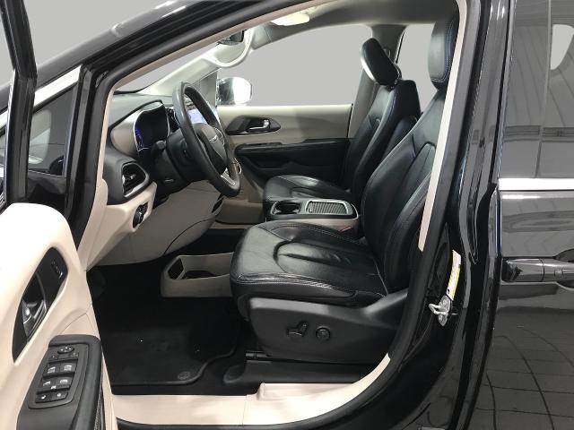 2022 Chrysler Pacifica Vehicle Photo in GREEN BAY, WI 54303-3330