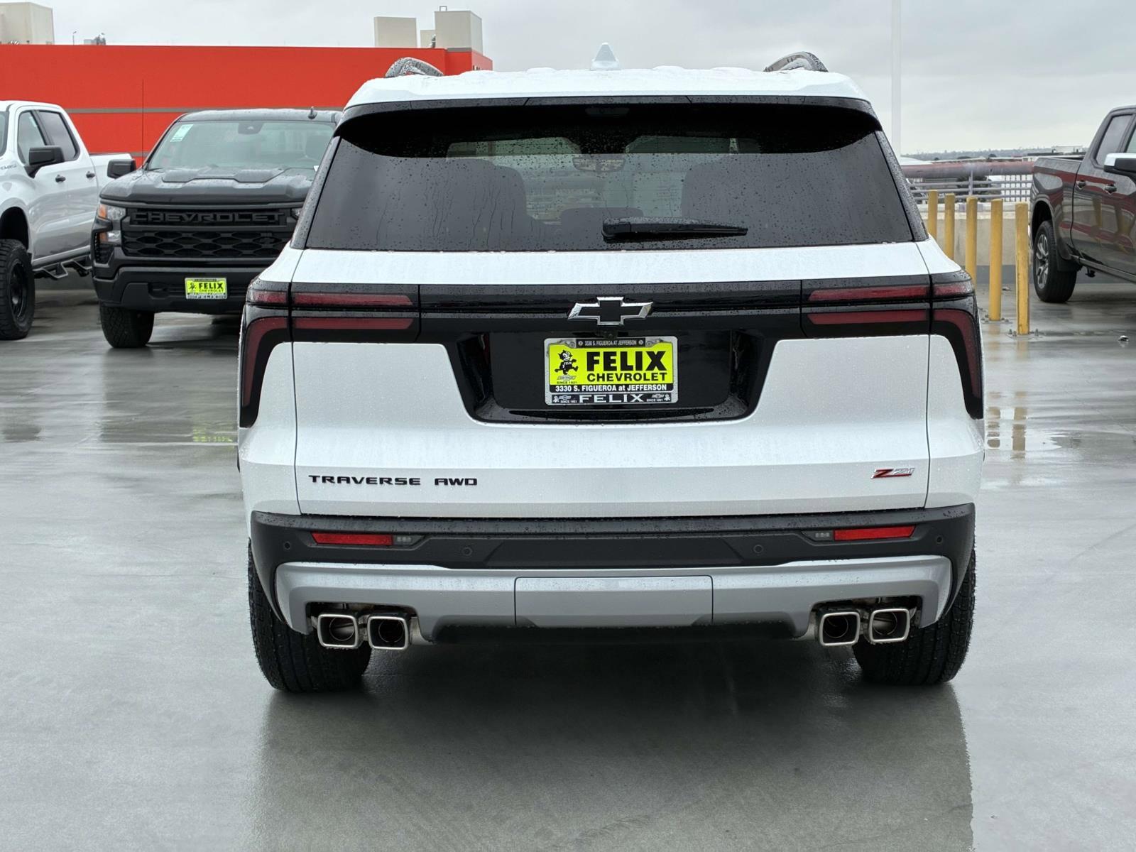 2025 Chevrolet Traverse Vehicle Photo in LOS ANGELES, CA 90007-3794