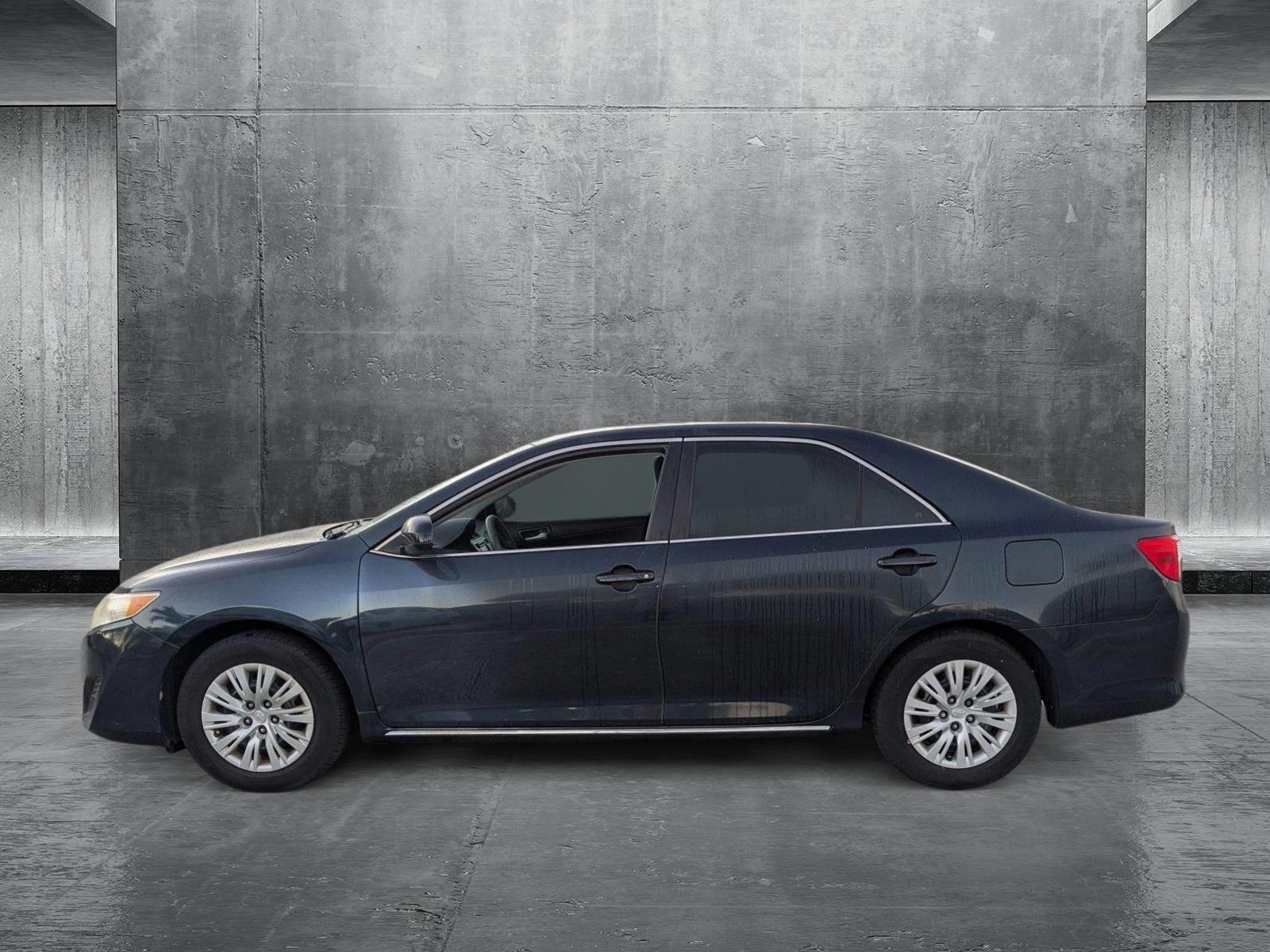 2014 Toyota Camry Vehicle Photo in PEMBROKE PINES, FL 33024-6534