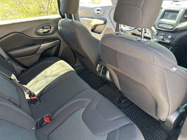2019 Jeep Cherokee Vehicle Photo in MEDINA, OH 44256-9631
