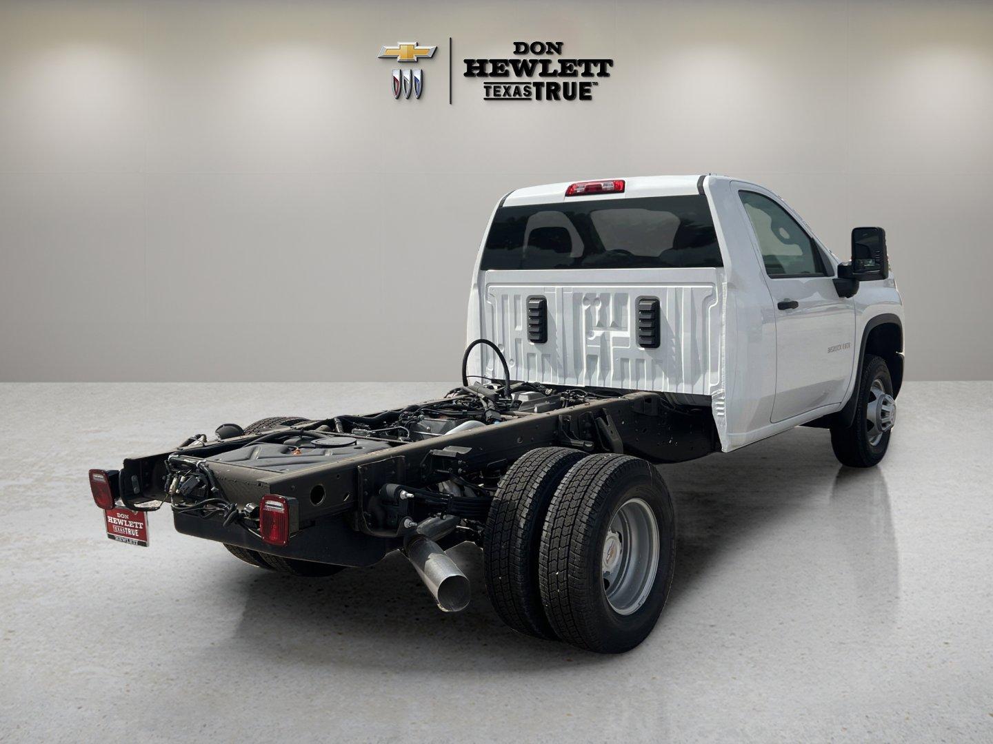 2025 Chevrolet Silverado 3500 HD Chassis Cab Vehicle Photo in GEORGETOWN, TX 78626-7508
