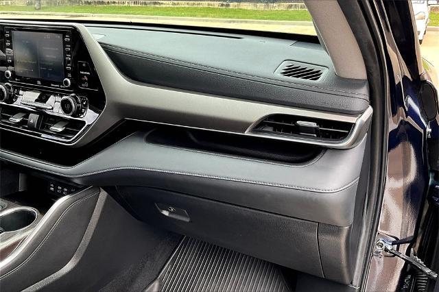 2022 Toyota Highlander Vehicle Photo in Houston, TX 77007