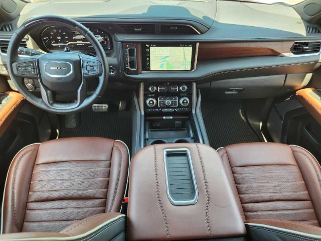 2023 GMC Yukon XL Vehicle Photo in DENTON, TX 76210-9321