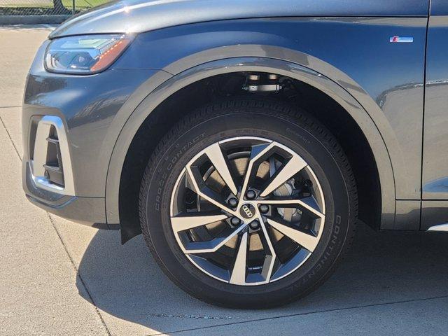 2024 Audi Q5 Vehicle Photo in HOUSTON, TX 77090