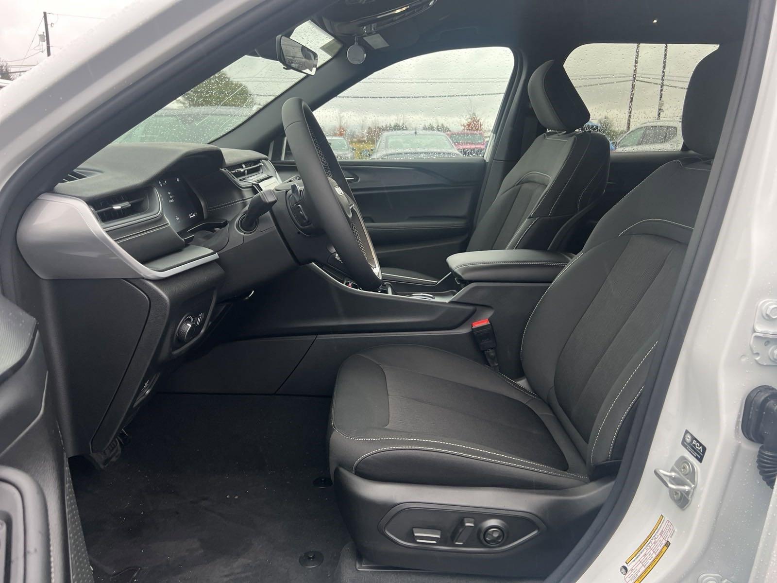 2025 Jeep Grand Cherokee Vehicle Photo in Mechanicsburg, PA 17050-1707
