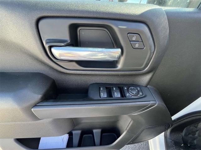 2024 Chevrolet Silverado 3500 HD Chassis Cab Vehicle Photo in ALCOA, TN 37701-3235