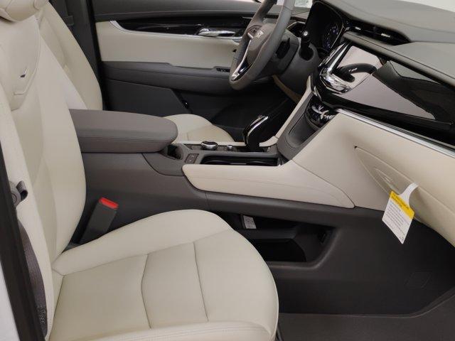 2025 Cadillac XT6 Vehicle Photo in PINEVILLE, NC 28134-8495