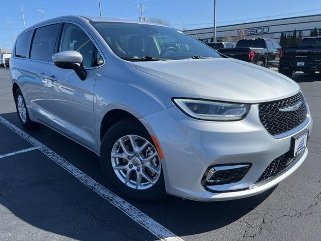 2023 Chrysler Pacifica Vehicle Photo in GREEN BAY, WI 54304-5303
