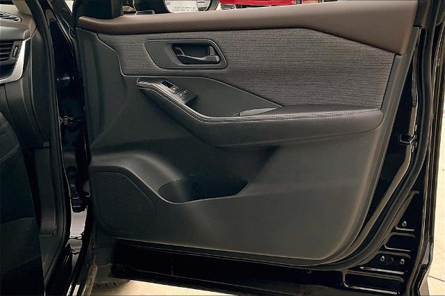 2021 Nissan Rogue Vehicle Photo in Grapevine, TX 76051