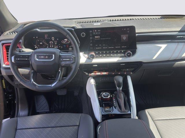 2024 GMC Canyon Vehicle Photo in LEOMINSTER, MA 01453-2952