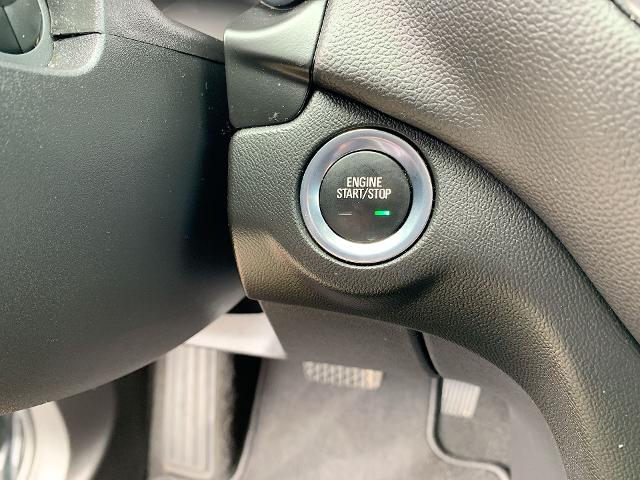 2023 Chevrolet Equinox Vehicle Photo in MOON TOWNSHIP, PA 15108-2571