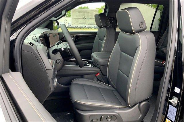 2025 Chevrolet Suburban Vehicle Photo in KANSAS CITY, MO 64114-4502