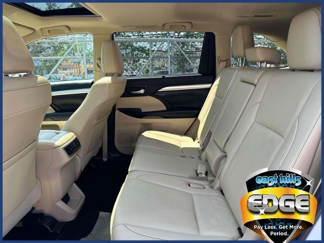 2019 Toyota Highlander Vehicle Photo in Roslyn, NY 11576