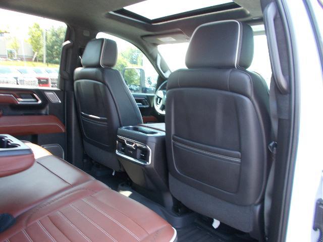 2024 GMC Sierra 2500 HD Vehicle Photo in LOWELL, MA 01852-4336