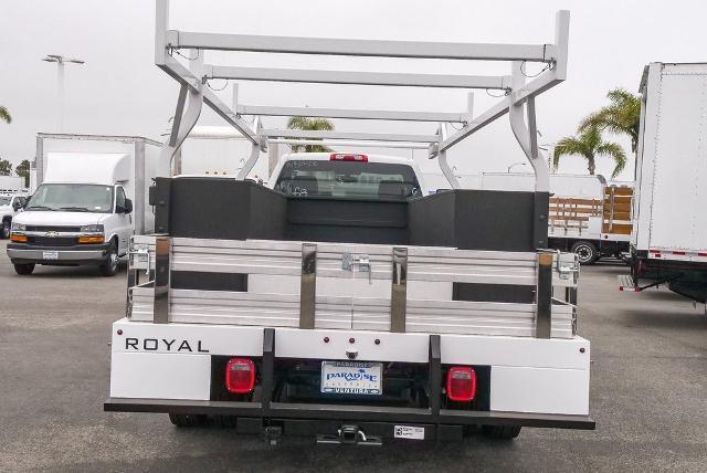 2023 Chevrolet Silverado Chassis Cab Vehicle Photo in VENTURA, CA 93003-8585