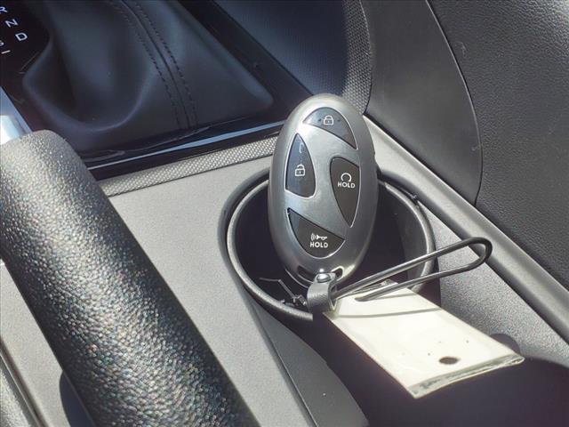 2024 Hyundai ELANTRA Vehicle Photo in Peoria, IL 61615