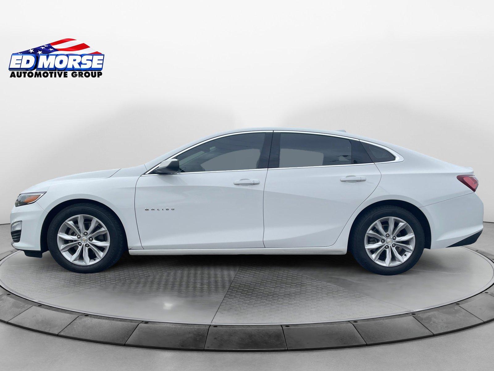 Used 2019 Chevrolet Malibu 1LT with VIN 1G1ZD5ST2KF146523 for sale in Kewanee, IL