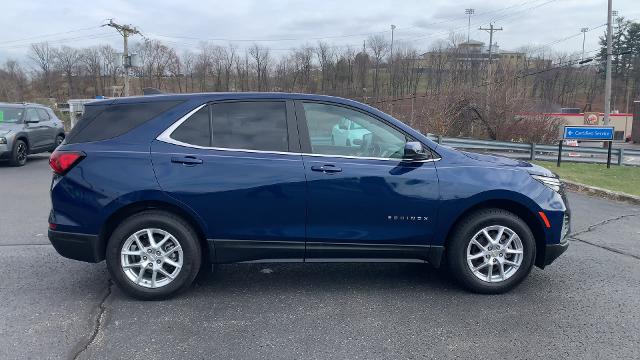 2022 Chevrolet Equinox Vehicle Photo in MOON TOWNSHIP, PA 15108-2571